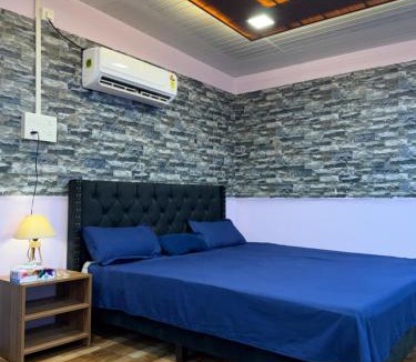 Ponda Apartment | Luxurious big Room with jacuzi