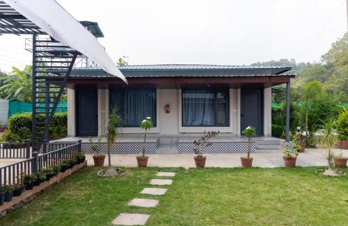 Bail Parao Villa | ELIVAAS Signature Puvalgarh Farms Thistle Cottage-style Suite with Shared, Pool, Dining, Garden & Outdoor Sit-out Near Sitabani Gate