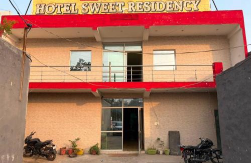 Greater Noida Hotel | PLAY HOTEL SWEET RESIDENCY budget friendly