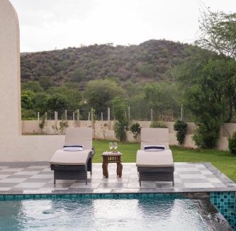 Jamwa Ramgarh Villa | ELIVAAS Signature Belvedere Villa 4-BHK Villa With Pool, Garden & Bar