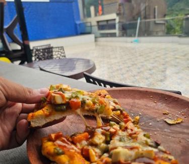 Shivpuri Hotel | Hotel LimeStarow