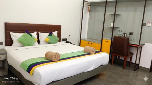 Nedumbassery Hotel | Grand Vistara Airport Suites Cochin with One way Complimentary Airport Transit at 500 metres from Cochin Airport