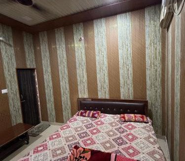Aonla Hotel | Maheshwari Hotel