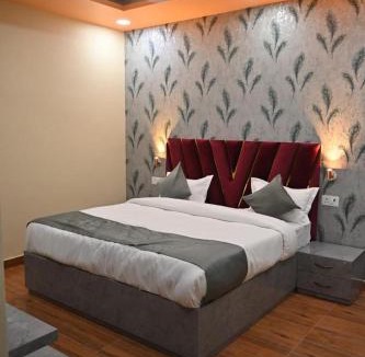 Kanpur Hotel | HOTEL RAAS PLAZa