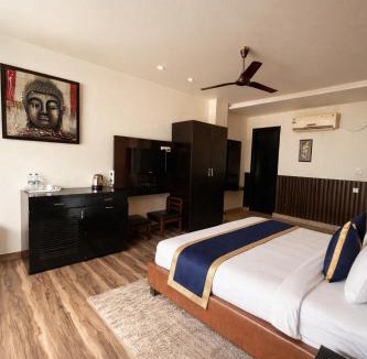 McLeod Ganj Hotel | Tata Vista By Vaikunth - McLeod Ganj-Centrally Heated & Air Cooled # Near Mall Road # Big Parking # Lift #Spacious Rooms # Most Awarded # Property Of The Year #