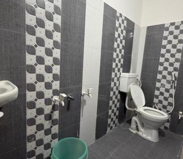 Marhi Hotel | Triple A By Hotel Ashiyana