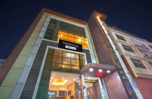 Kanpur Hotel | Townhouse Z Square Mall Formerly The Mall Road Inn
