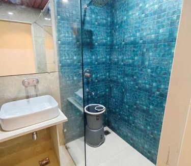 Mahmoorganj Hotel | Hotel Varanasi Ganges Opposite Banaras Railway Station
