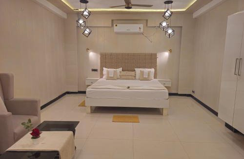 Sigra House | The Cove by Hariaksh Stay