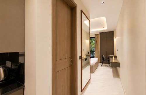 Sushant Lok Hotel | Alaya Stays Luxora Suites, Golf Course Rd near galleria