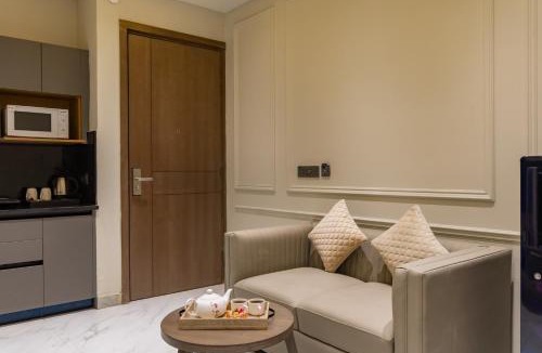 Sushant Lok Hotel | Alaya Stays Luxora Suites, Golf Course Rd near galleria