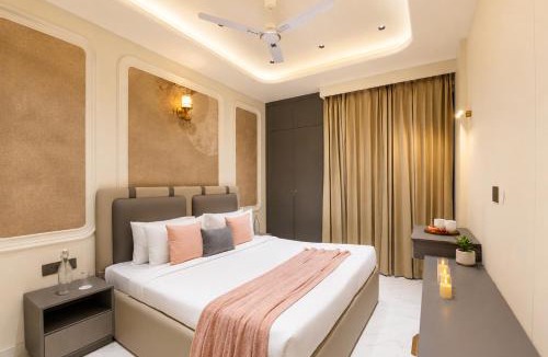 Sushant Lok Hotel | Alaya Stays Luxora Suites, Golf Course Rd near galleria