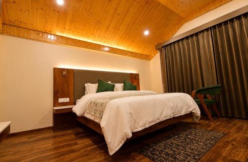 Manali Hotel | The Alpine Escape, Manali - A Beautiful Cottage in Cloud's