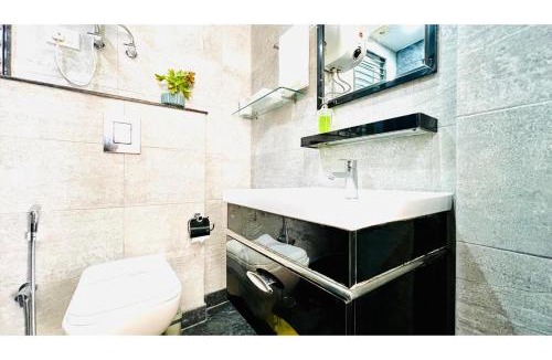 Greater Kailash Apartment | BluO 3BHK - Greater Kailash Lift Balcony Parking