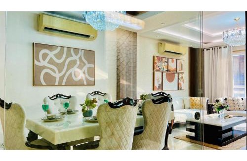 Greater Kailash Apartment | BluO 3BHK - Greater Kailash Lift Balcony Parking