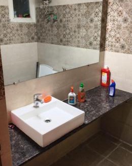 Greater Noida Apartment | Galaxy Stay Near by pari chowk