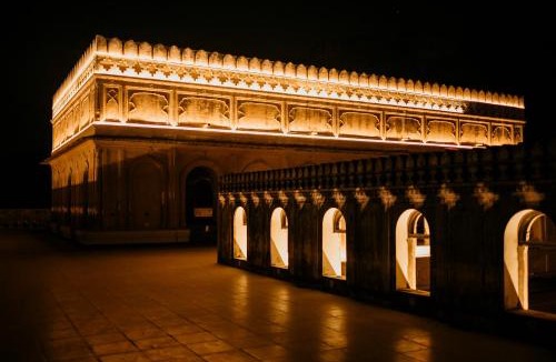 Charkhari Hotel | Fort Mangal Garh Palace