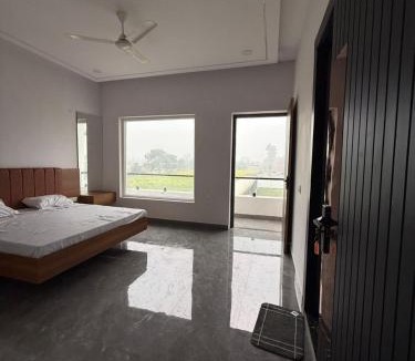 Jalesar House | The grand royal palace