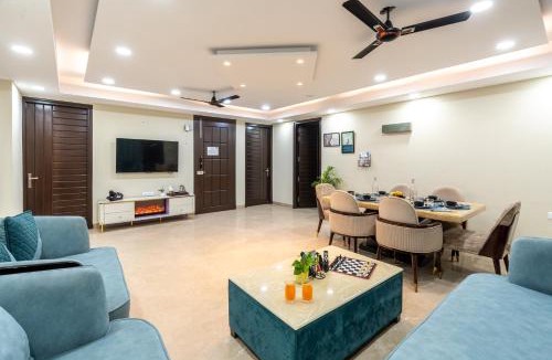 Dariyaganj Apartment | Homlee-Virasat 3BHK Flat Central DEL-Lift-Parking
