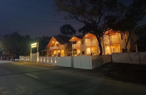 Khajuraho Hotel | Bundela Woods Cottage and Restaurant