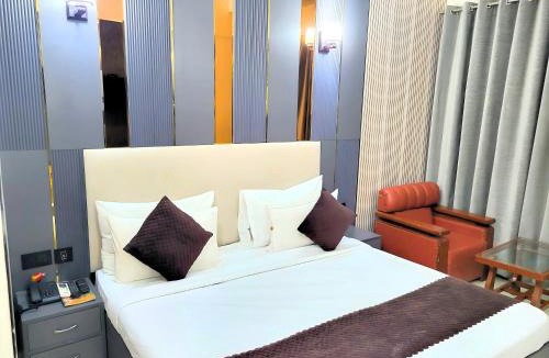 DLF City Hotel | Hotel Rivlet By Carlton Suites