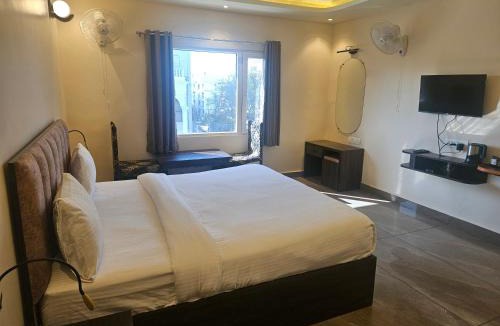Civil Lines Hotel | Shahenshah Hotel in Civil Lines, Prayagraj