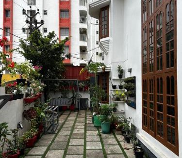Aluva House | Metro Bliz Alua by thestaypoint
