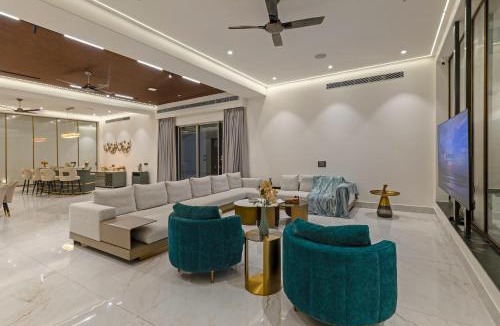 Delhi Villa | ELIVAAS Signature Levante farms