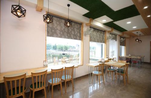 Dera Bassi Hotel | Hotel O Platina