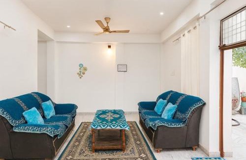 Jhusi Apartment | Divine Solace GF3 Luxury 2BHK Homestay near Sangam, Prayagraj