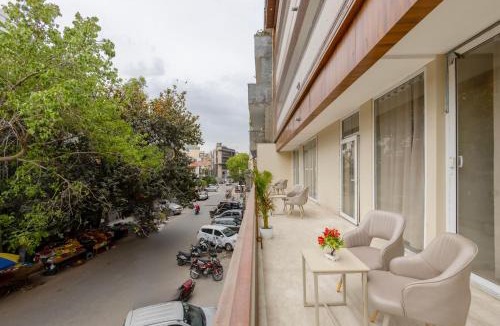 New Delhi House | Hotel Laffaire Select Near Rajori Metro