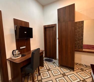 Farrukhabad Hotel | Town Table Restaurant Banquet & Hotel