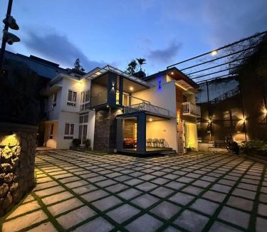 Devikolam Villa | Diga Vista Lake View 4BHK Swimming Pool Cottage Munnar