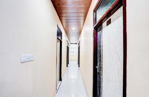 Kanpur Hotel | FabHotel Ratraksh