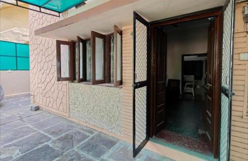 Bhopal Villa | Prime Area 1BHK Full AC Budget Stay