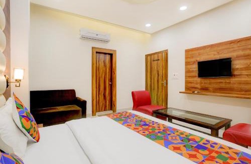 Meerut Hotel | FabHotel The Elegant - 150 Meters From Delhi Public School Meerut