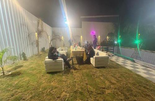 Ghaziabad House | The Paradise farm stay