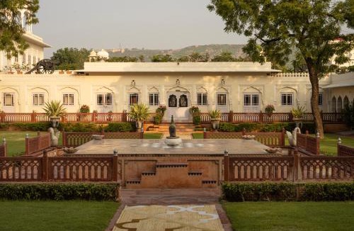 Amer Fort Road Hotel | The Raj Palace (Small Luxury Hotels of the World)