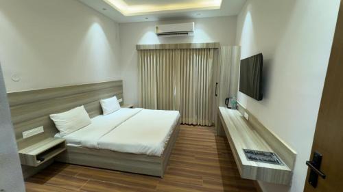 Gurugram Hotel | The Aana Hotel Sohna -Gurgaon Road