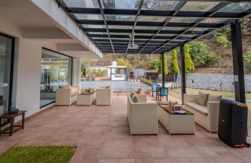 Bullawala House | SaffronStays Glasscape