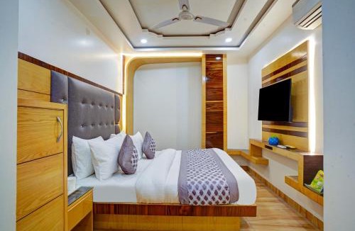 Paharganj Hotel | Just Renovated - Hotel Krishna Palace With Parking - New Delhi, Paharganj