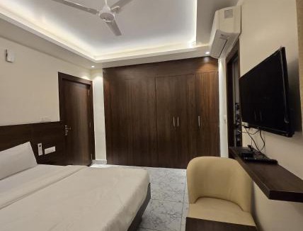 Lucknow Hotel | Hotel Airport Suites Suitable for Hourly Bookings