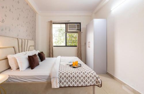 New Delhi Apartment | Homlee-Vintage 2BHK-Fort View-Bharat Mandapam-NDLS