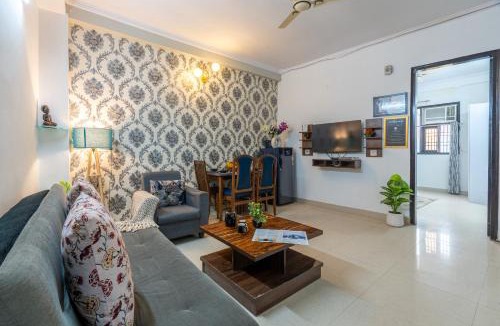 New Delhi Apartment | Homlee-Vintage 2BHK-Fort View-Bharat Mandapam-NDLS