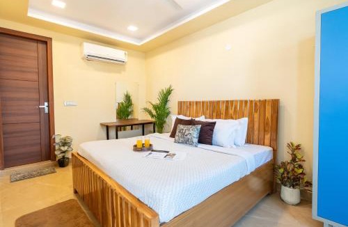 Dariyaganj Apartment | Homlee-Value 1 BR-Central Delhi-terrace-view-lift