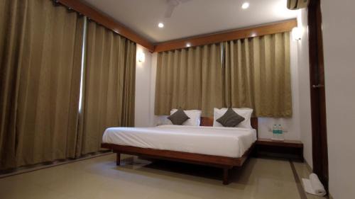 Chitrakoot Hotel | Arogyadham Swasthya Kutir
