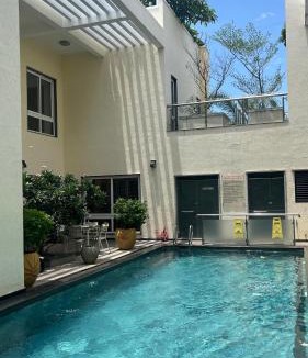 Mylapore Tiruvallikk Hotel | Maroma Suites ECR