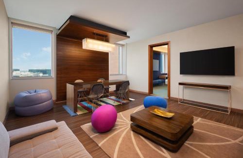 Kadubeesanahalli Hotel | Aloft by Marriott Bengaluru Outer Ring Road