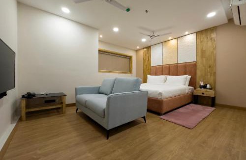 Kuppaayil Hotel | The Habitat Suites-Walkable distance to Guruvayoor temple
