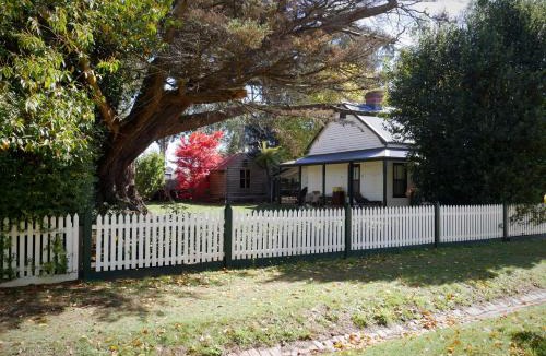 Trentham House | Lynden Cottage - built 1884 in the heart of town